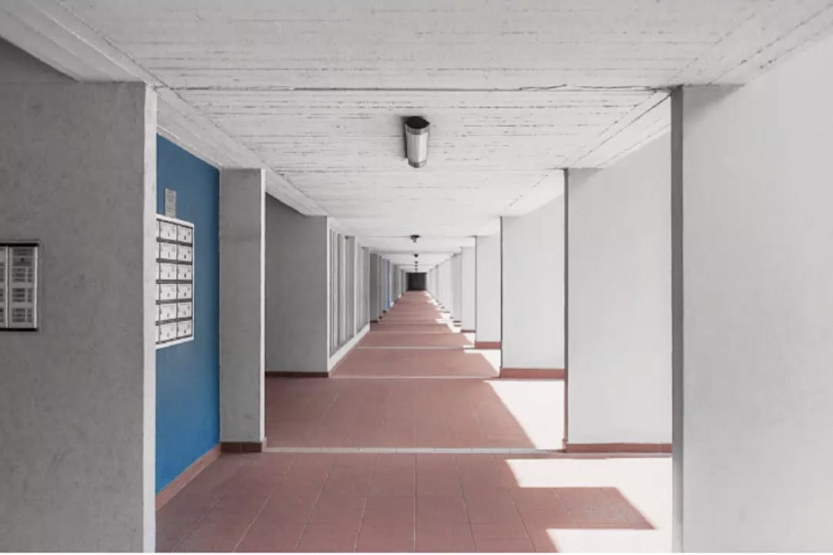 L’occhio grafico di Michela Ghio: architettura, colore e geometrie emozionali